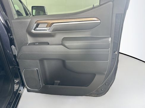 Used 2023 Chevrolet Silverado 1500 LT image 28