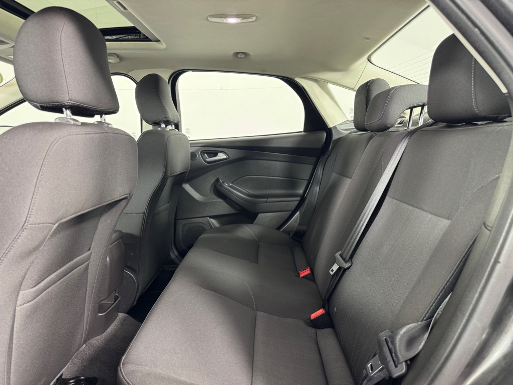 Used 2017 Ford Focus SEL FWD image 19