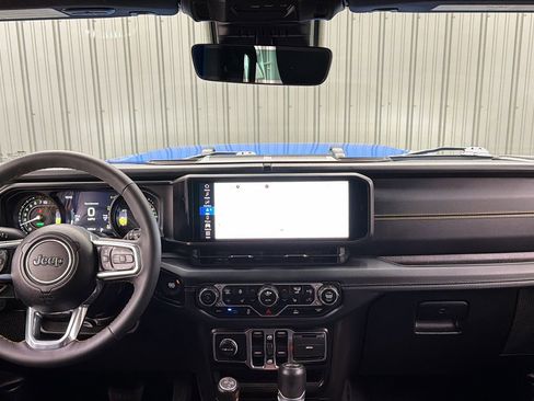 Used 2024 Jeep Wrangler Unlimited Sahara w/ Technology Group image 32