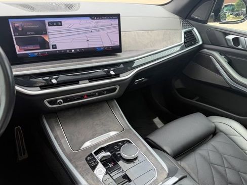 Used 2024 BMW X5 sDrive40i w/ M Sport Package RWD image 18