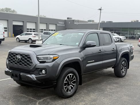 Used 2023 Toyota Tacoma 4x4 Double Cab image 6