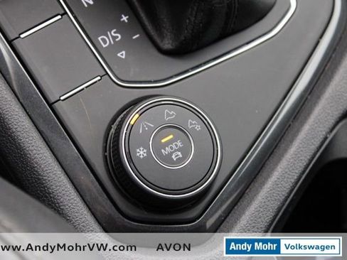 Used 2019 Volkswagen Tiguan SE image 45