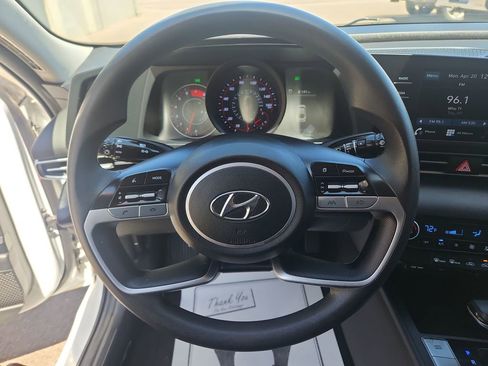 Used 2021 Hyundai Elantra SEL FWD image 14