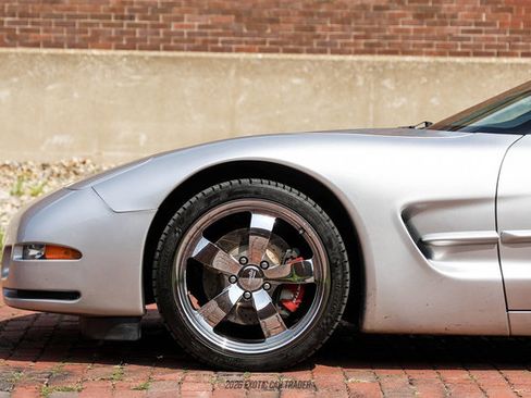 Used 2003 Chevrolet Corvette Coupe RWD image 4