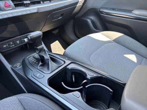 Used 2025 Kia K4 LXS image 42