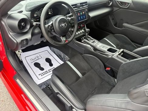 Used 2023 Toyota GR86 Premium w/ ALL Weather Mat Package (TMS) RWD image 35