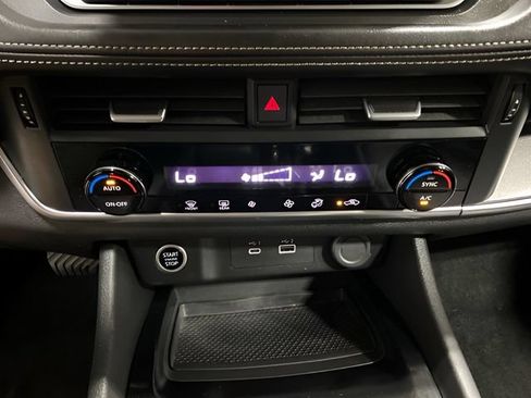Certified 2023 Nissan Rogue SV AWD/4WD image 19