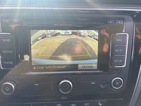 Used 2015 Volkswagen Passat 1.8T SE image 21