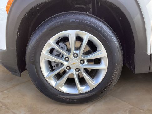 Used 2025 Chevrolet TrailBlazer LS FWD image 29