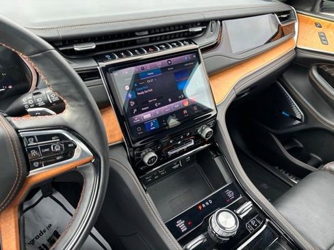 Used 2022 Jeep Grand Cherokee Summit image 36