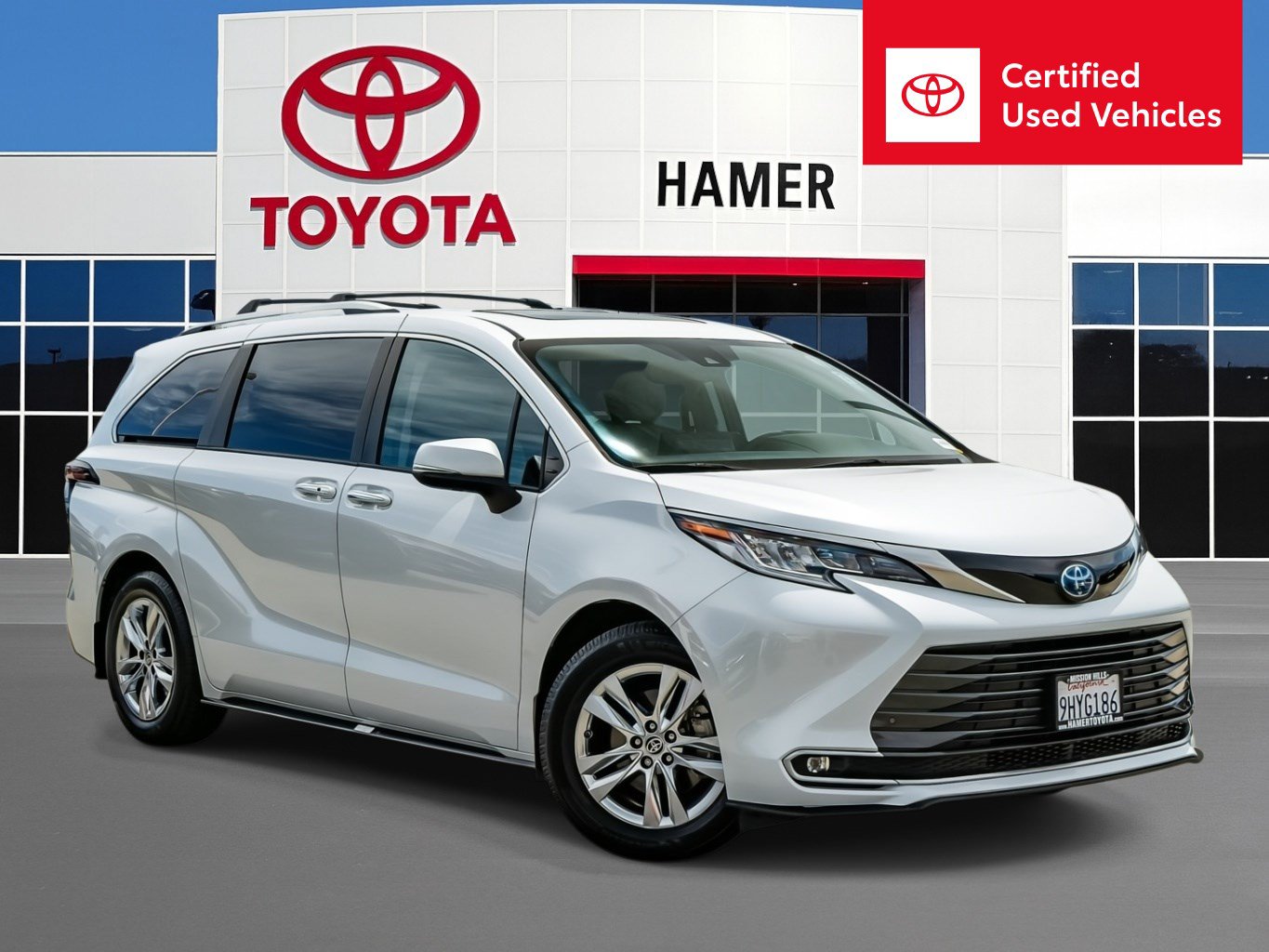Certified 2023 Toyota Sienna Limited AWD/4WD image 1