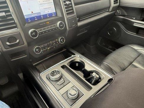 Used 2020 Ford Expedition XLT w/ Equipment Group 202A AWD/4WD image 28