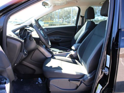 Used 2016 Ford Escape S image 5