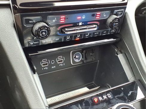 New 2025 Jeep Grand Cherokee L Limited image 25