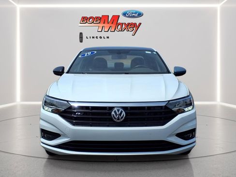 Used 2019 Volkswagen Jetta R-Line w/ R-Line Cold Weather Package FWD image 2
