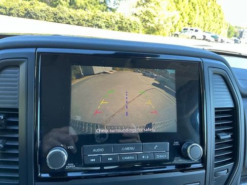 Used 2024 Nissan Titan SV w/ SV Convenience Package image 20