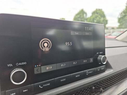 Used 2024 Honda CR-V LX image 15