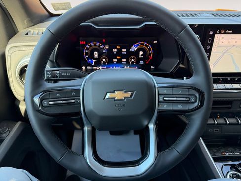 Used 2026 Chevrolet Colorado LT w/ LT Convenience Package AWD/4WD image 14