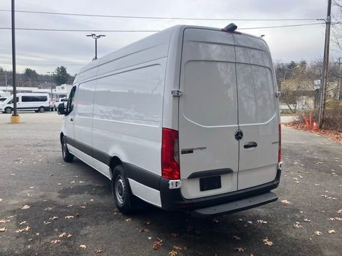 Used 2022 Mercedes-Benz Sprinter 2500 image 26
