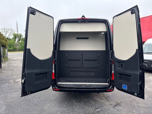 Used 2021 Mercedes-Benz Sprinter 3500 image 27