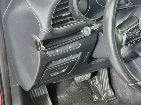 Used 2024 MAZDA MAZDA3 s FWD image 17
