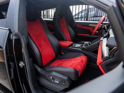 Used 2022 Lamborghini Urus image 42