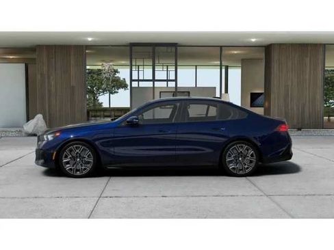 New 2027 BMW 550e xDrive AWD/4WD image 4