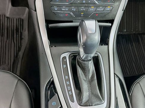 Used 2018 Ford Edge SEL w/ Equipment Group 201A FWD image 17