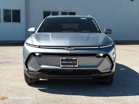 New 2026 Chevrolet Equinox EV LT image 2