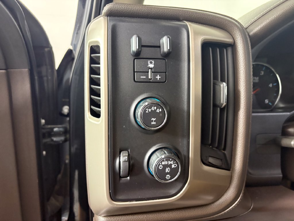Used 2019 GMC Sierra 2500 Denali w/ Duramax Plus Package AWD/4WD image 13