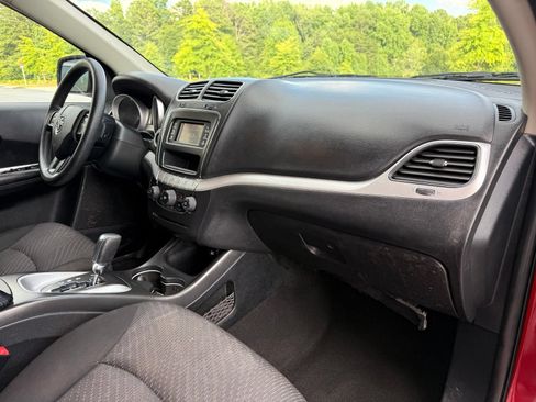 Used 2018 Dodge Journey SE w/ Blacktop Package FWD image 24