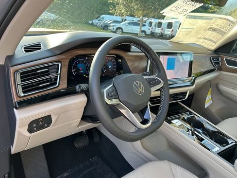 New 2026 Volkswagen Atlas SE image 17