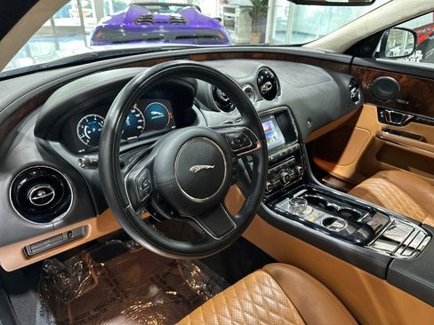 Used 2016 Jaguar XJ L Portfolio AWD/4WD image 3