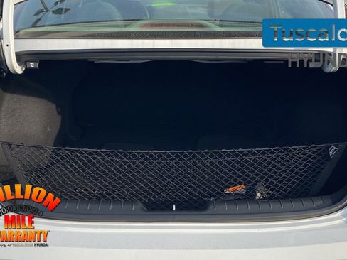 Used 2024 Hyundai Elantra SEL image 11