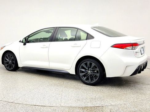 Used 2023 Toyota Corolla SE image 7