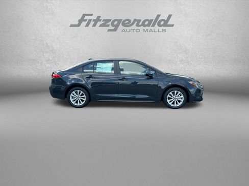 Used 2026 Toyota Corolla LE w/ LE Premium Package FWD image 9