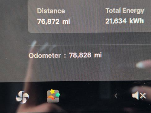 Used 2022 Tesla Model Y Performance image 13