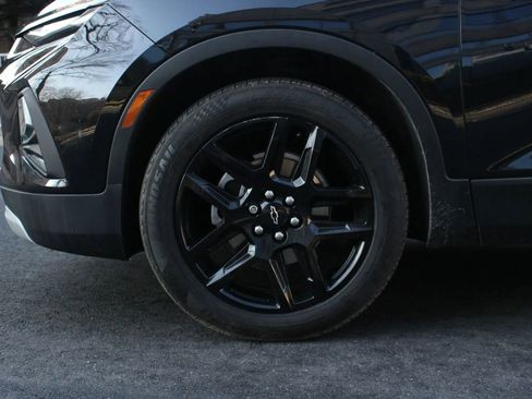 Used 2019 Chevrolet Blazer LT w/ Sound & Technology Package FWD image 11