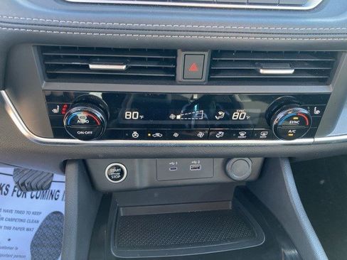 Used 2023 Nissan Rogue SV w/ SV Premium B Package image 20