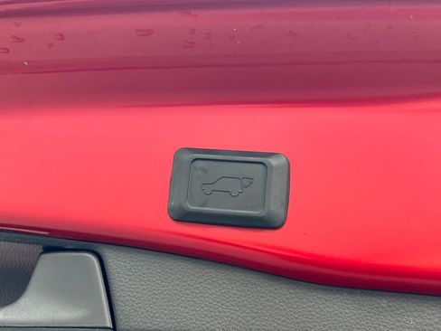 Used 2023 Toyota RAV4 SE image 19