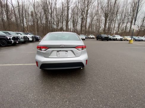 Used 2025 Toyota Corolla LE image 10