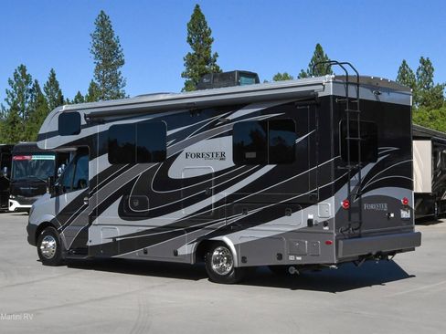 Used 2017 Mercedes-Benz Sprinter 3500 image 2