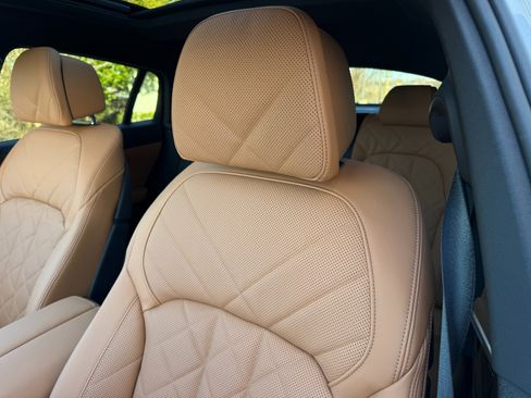 Used 2026 BMW X6 M60i w/ Climate Comfort Package image 13