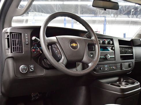 Used 2024 Chevrolet Express 3500 LT w/ LT Preferred Equipment Group RWD image 8