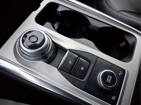 Used 2022 Ford Explorer XLT w/ Equipment Group 202A image 20