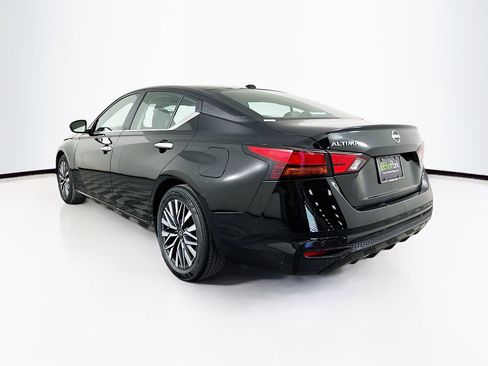 Used 2025 Nissan Altima 2.5 SV image 5