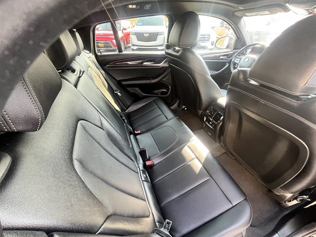 Used 2025 BMW X4 xDrive30i AWD/4WD image 43
