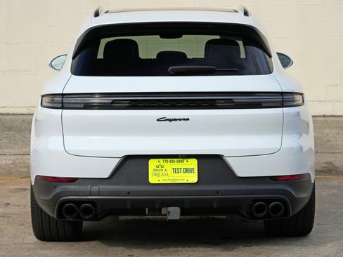 Used 2024 Porsche Cayenne AWD/4WD image 53