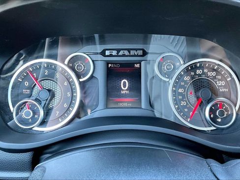 Certified 2026 RAM 2500 Big Horn AWD/4WD image 8