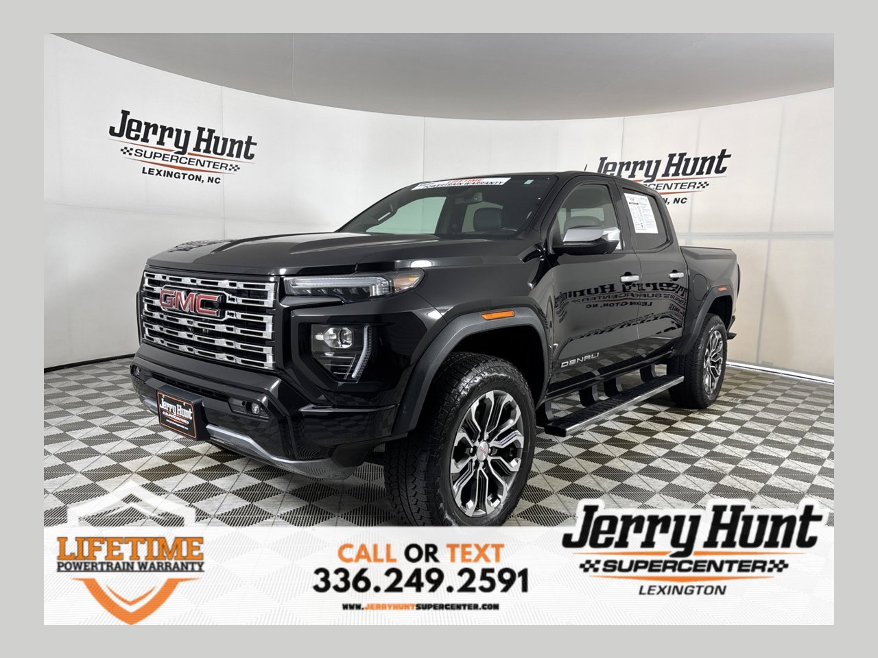 Used 2023 GMC Canyon Denali AWD/4WD image 1